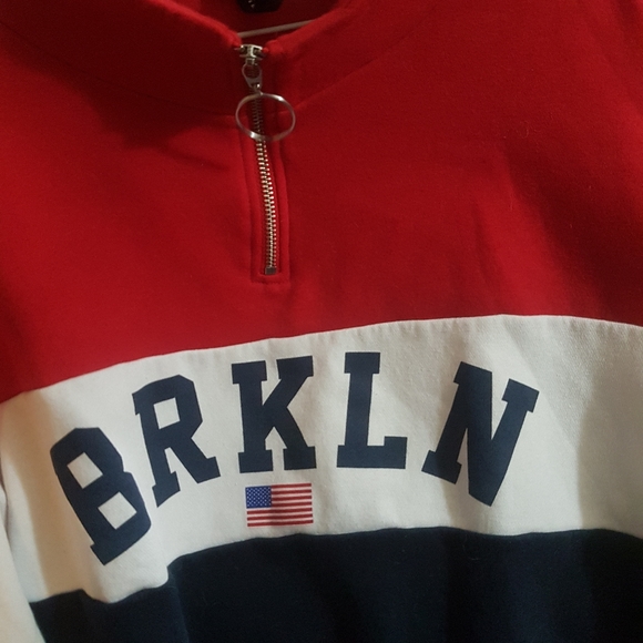 DIVIDED Cropped Sweater - Picture 9 of 15